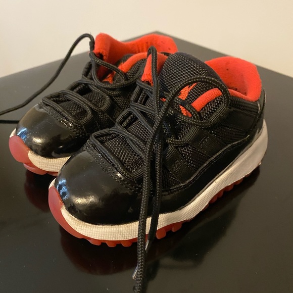 Toddler Size 7 shoes - Picture 2 of 6